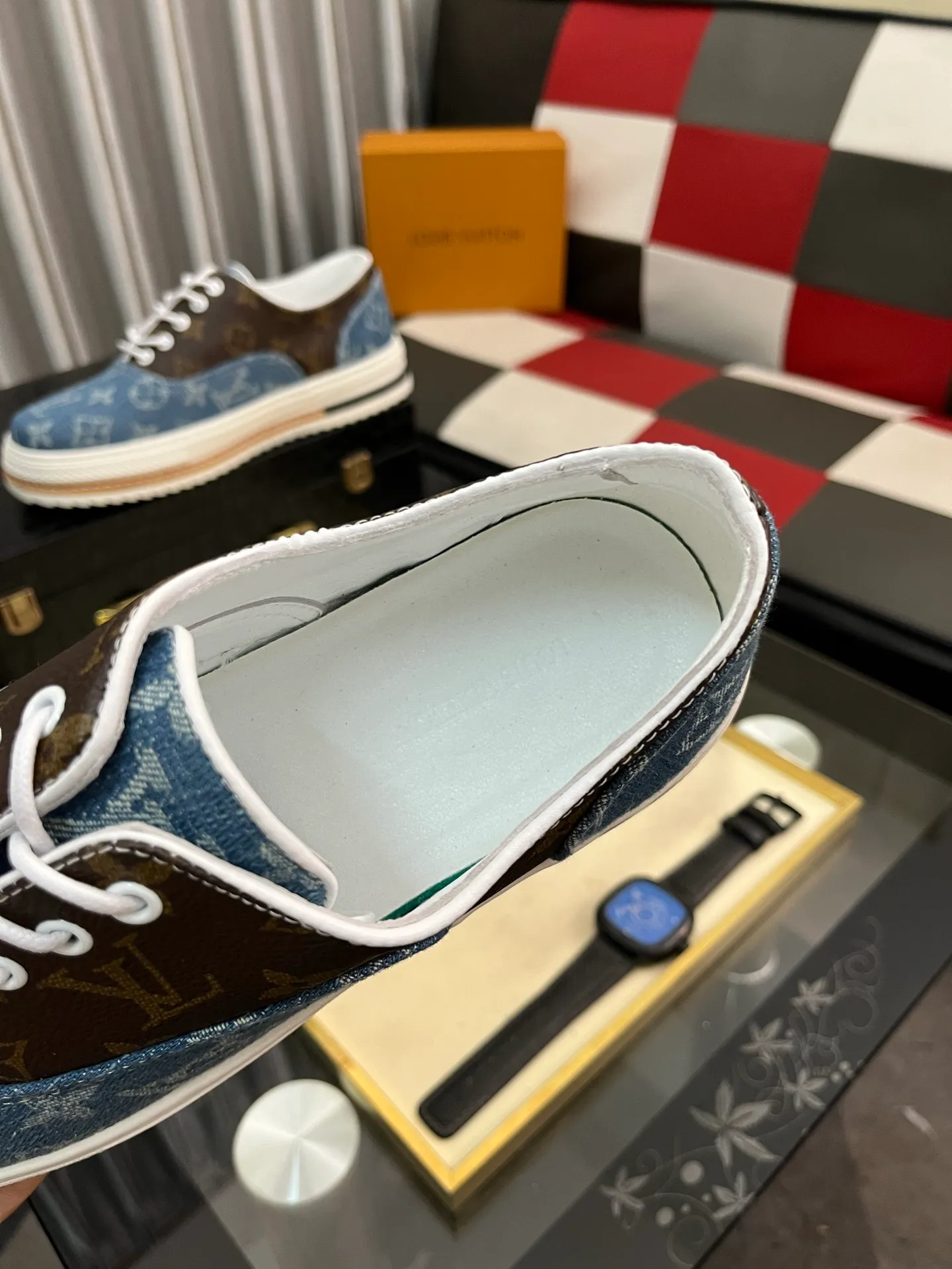 Men's Men's Shoes 💰420⌚️⌚️🇮🇹🇮🇹LV Louis Vuitton. The latest trendy casual shoes are popular in physical stores in sizes 38-44. New spring and summer comfortable imported custom original cowhide, unique jacquard fabric element design. Paired with sheepskin lining, Lv original bottom, [taiyang][taiyang] high-end packaging and high quality💪Details determine the quality, you can enter and leave the counter at will, welcome to compare🇮🇹